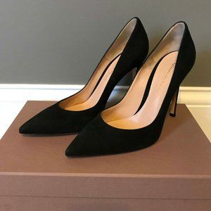 GIANVITO ROSSI BLACK SUEDE PUMPS - US 7 / UK 4 / EU 37